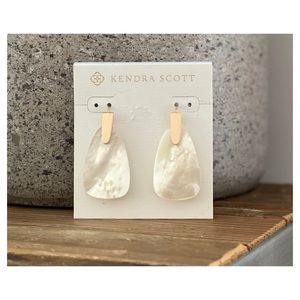 Kendra Scott “Marty” Earrings • Mother of Pearl